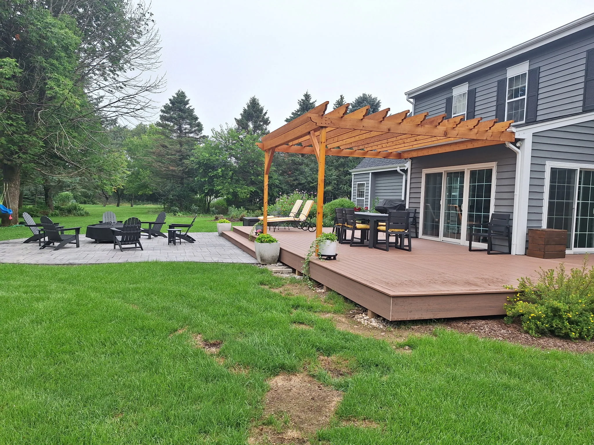 Deck and pergola side view